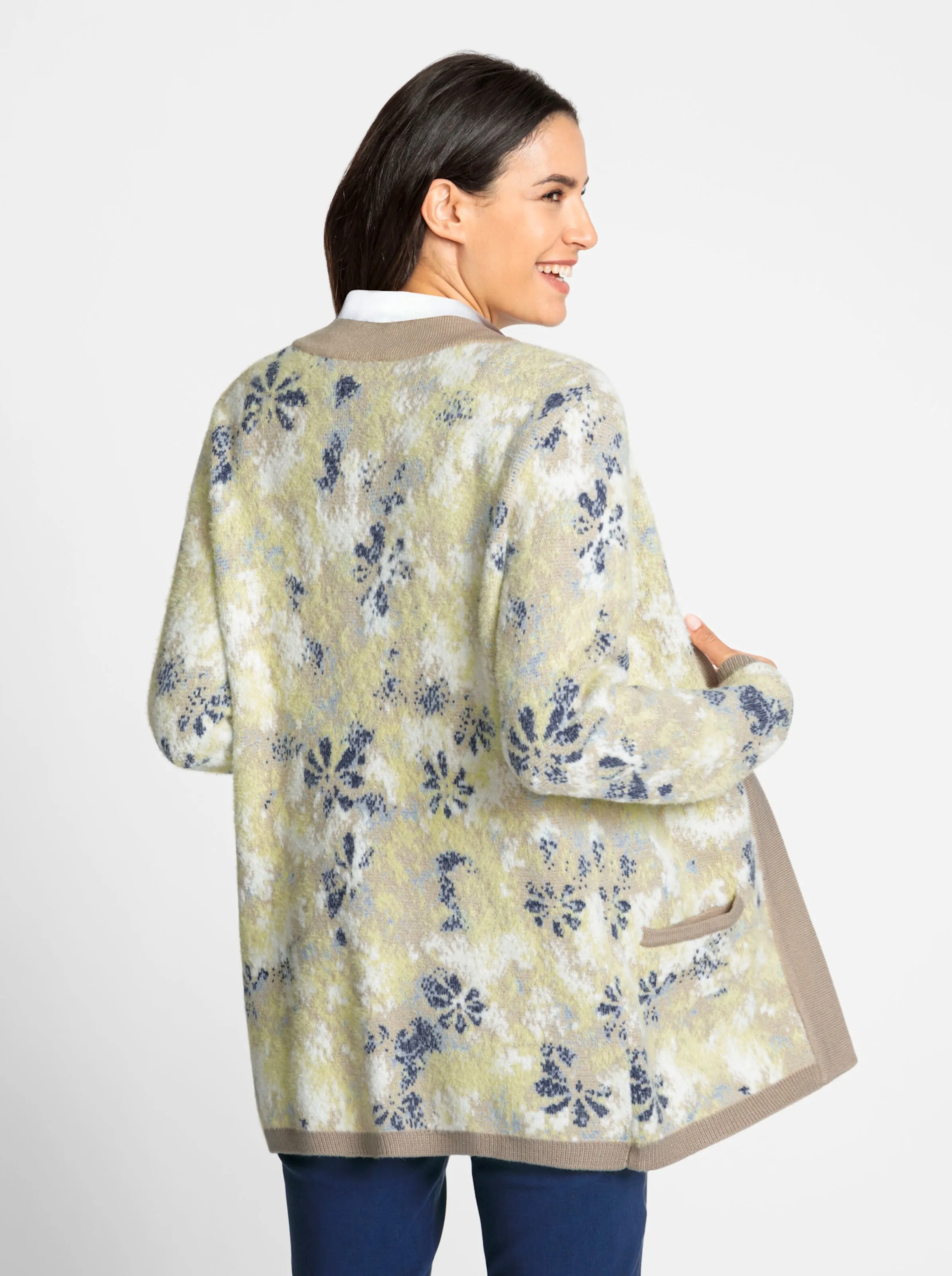 Strickjacke in sand-zitrone-gemustert